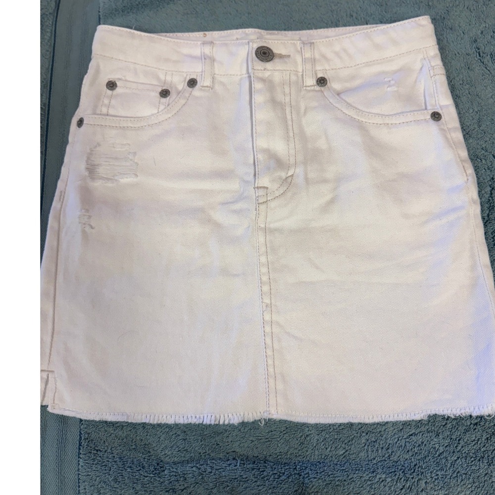 Levis Girls White Distressed Denim Mini Skirt Raw Hem Size 10 Regular